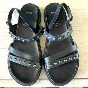 Italian sandals with beautiful detail, size 37euro